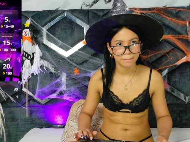 Amy-Dowson webcam