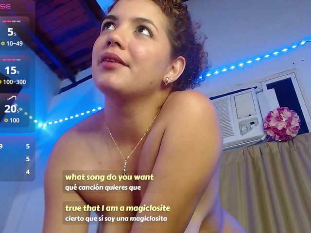 Fiorela's BongaCams show and profile