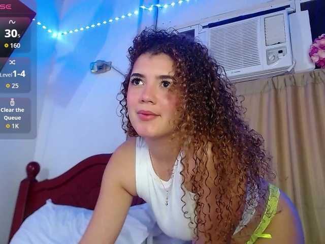 Fiorela's BongaCams show and profile