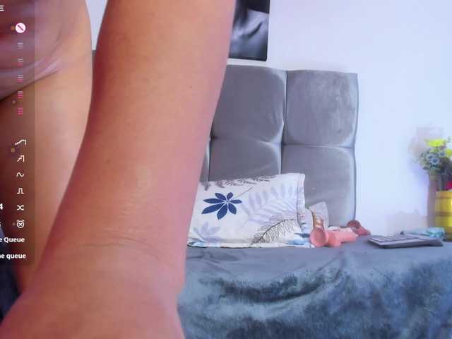 Karol-wish's BongaCams show and profile