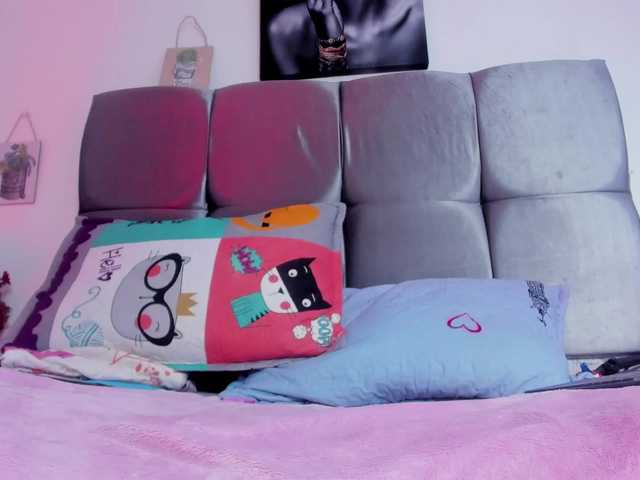 Karol-wish's BongaCams show and profile