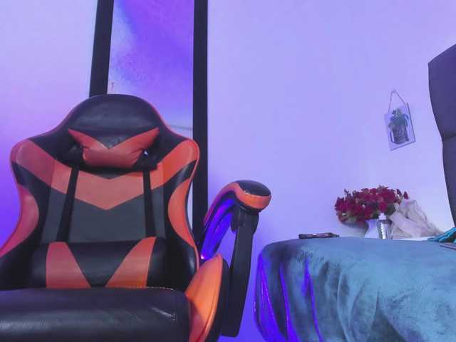 Karol-wish's BongaCams show and profile