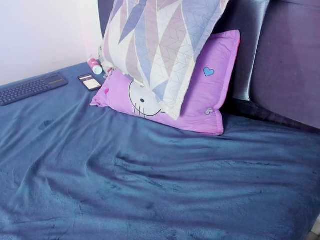 Karol-wish's BongaCams show and profile