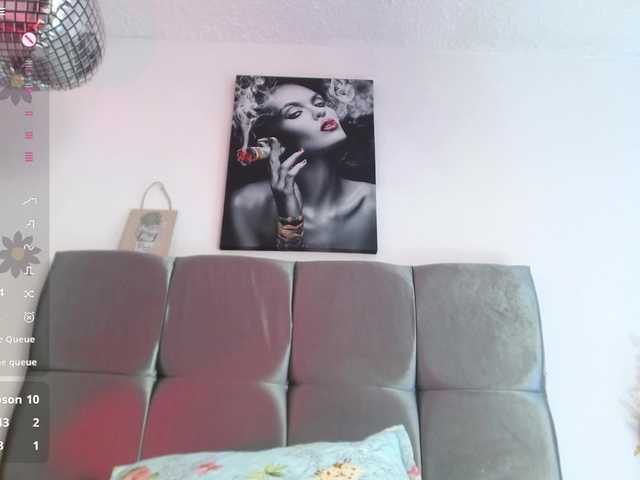 Karol-wish's BongaCams show and profile