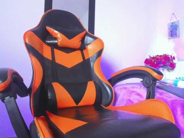 Karol-wish's BongaCams show and profile