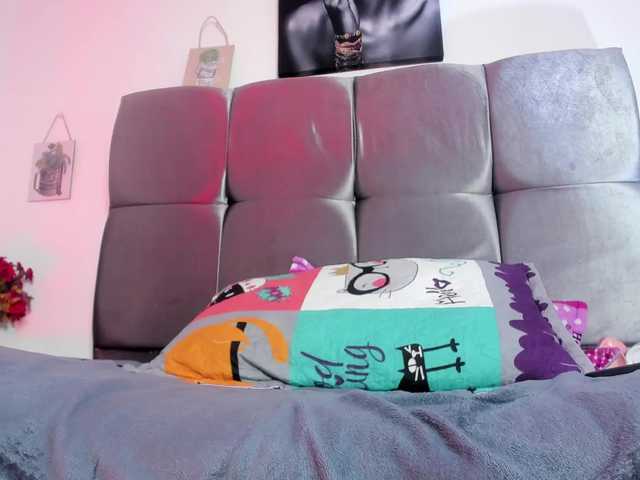 Karol-wish's BongaCams show and profile