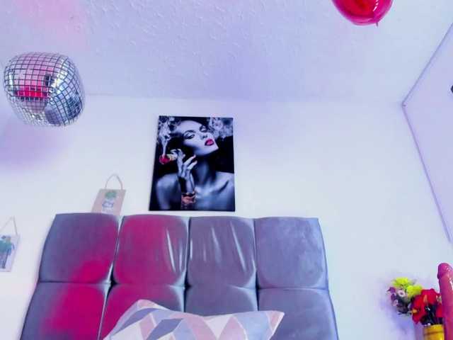 Karol-wish's BongaCams show and profile