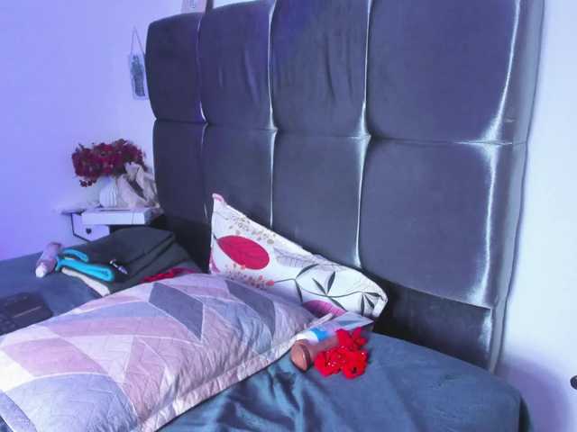 Karol-wish's BongaCams show and profile