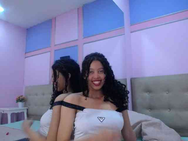 Aisha-Noir webcam