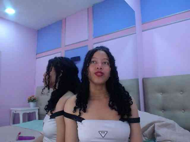 Aisha-Noir webcam