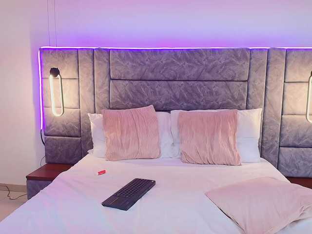 dakotra-megan's BongaCams show and profile