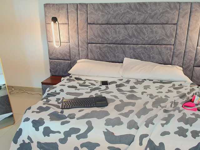 dakotra-megan's BongaCams show and profile