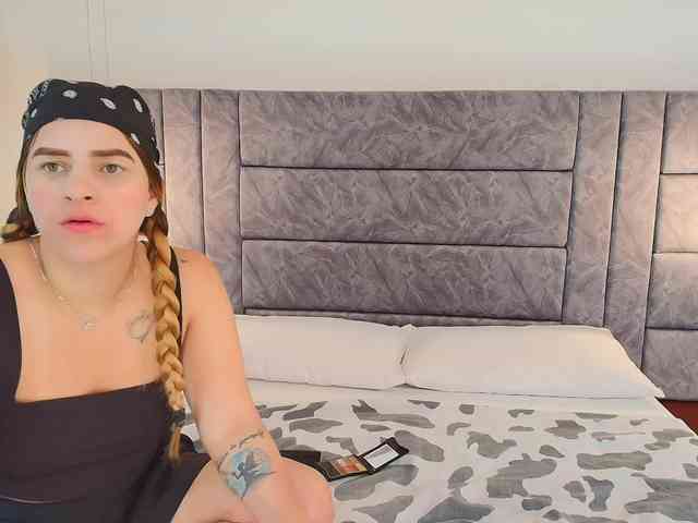 dakota_megan webcam