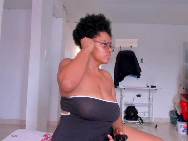 CorinaStonee's BongaCams show and profile