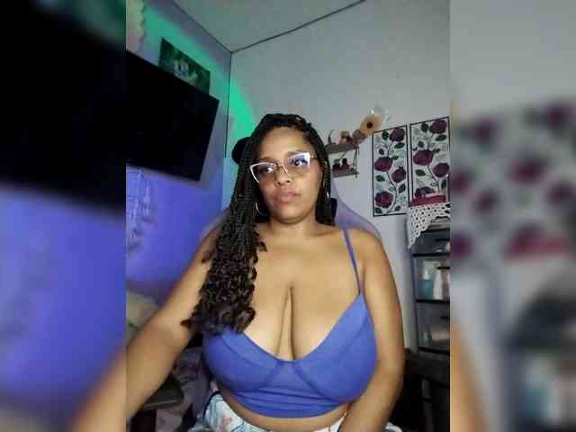 corinastonee webcam