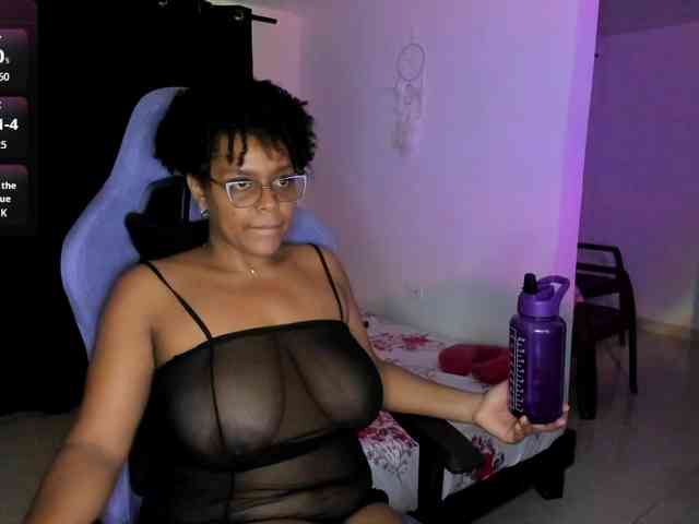 corinastonee corinastonee