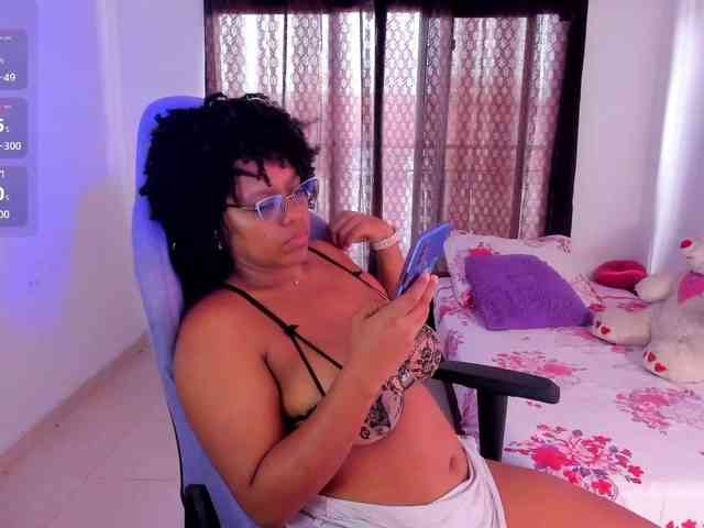 corinastonee corinastonee