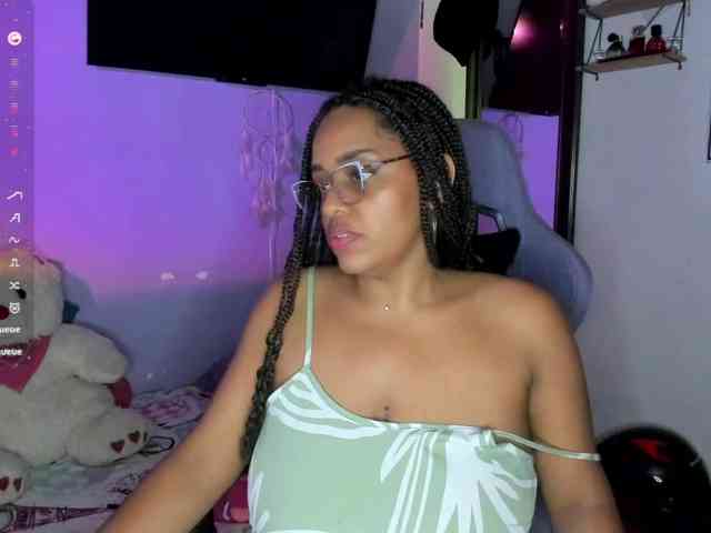 corinastonee webcam