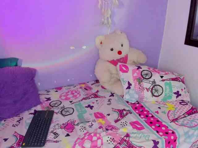 corinastonee webcam