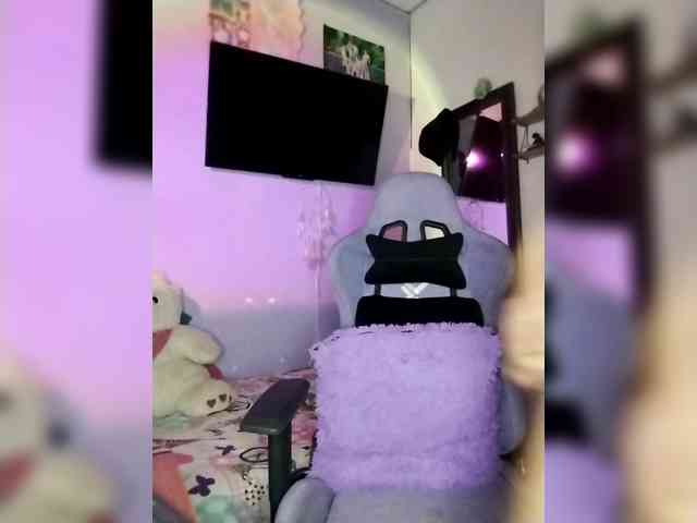 corinastonee webcam
