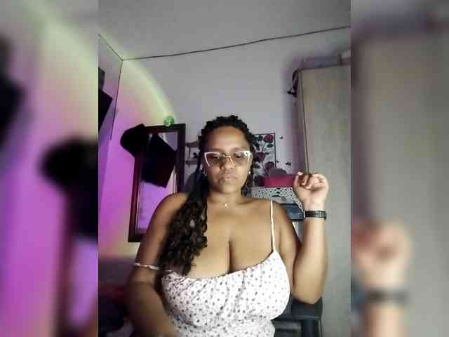 corinastonee webcam
