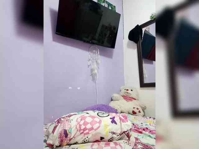 corinastonee webcam