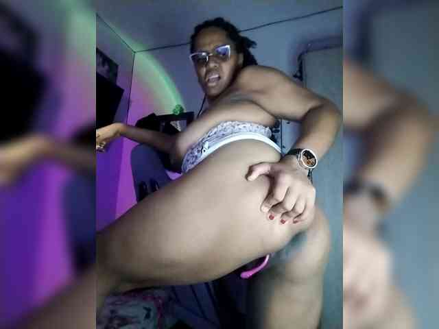 corinastonee webcam