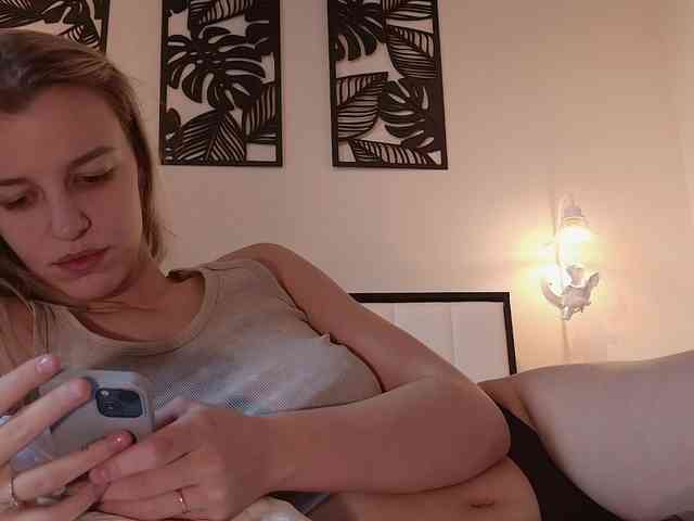 Katrin-Honey webcam