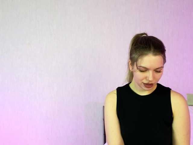 le modèle Ashleyya est en webcam porno dans un show sur le site bongacams, il possède les tags suivants: White/Caucasian,Blonde,Shaved