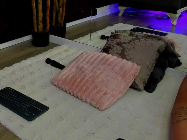 SugarMaple's BongaCams show and profile