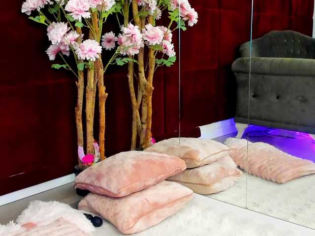 SugarMaple's BongaCams show and profile