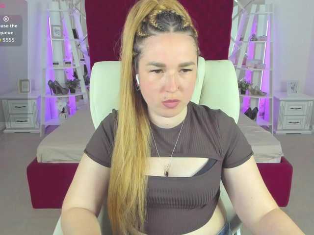 SofiiDarling's BongaCams show and profile