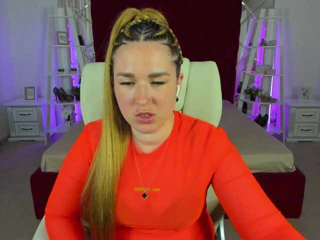 SofiiDarling's BongaCams show and profile