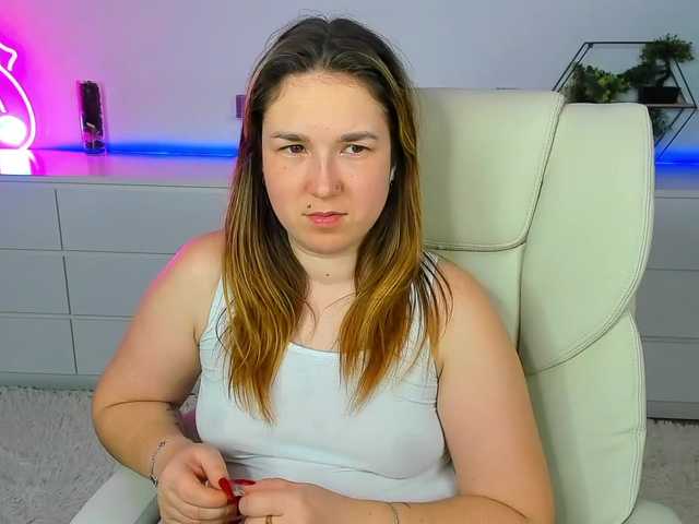 SofiiDarling's BongaCams show and profile