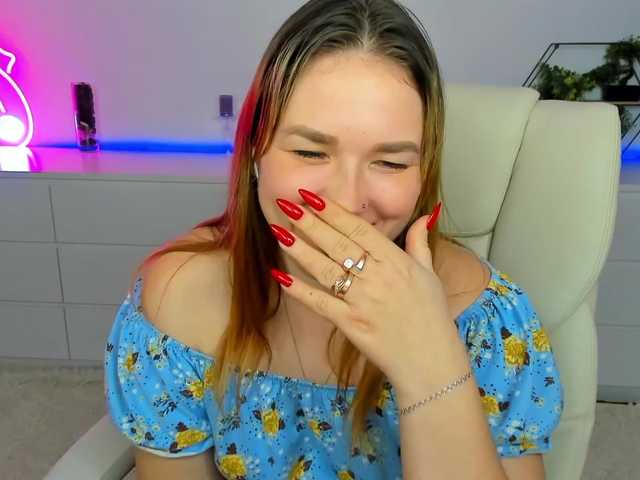 SofiiDarling's BongaCams show and profile