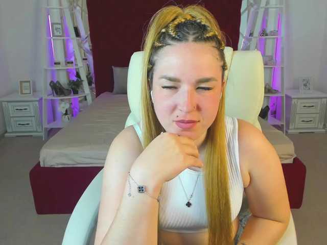 SofiiDarling's BongaCams show and profile