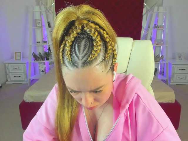 SofiiDarling's BongaCams show and profile