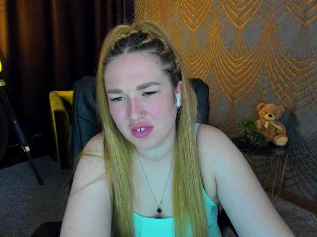 SofiiDarling's BongaCams show and profile