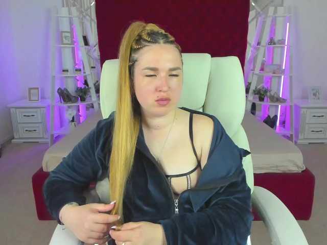 SofiiDarling's BongaCams show and profile