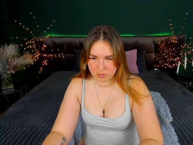 SofiiDarling's BongaCams show and profile