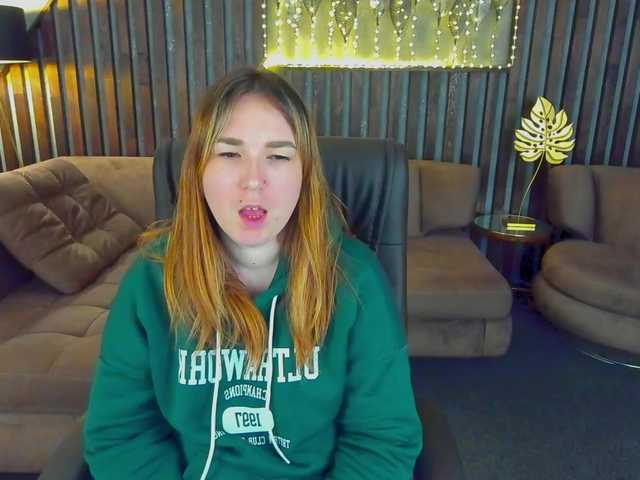 SofiiDarling's BongaCams show and profile