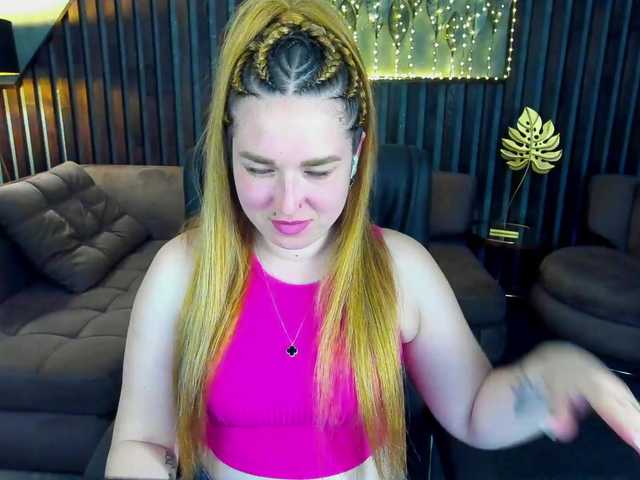 SofiiDarling's BongaCams show and profile