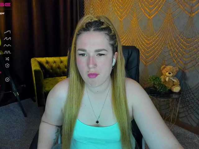 SofiiDarling's BongaCams show and profile