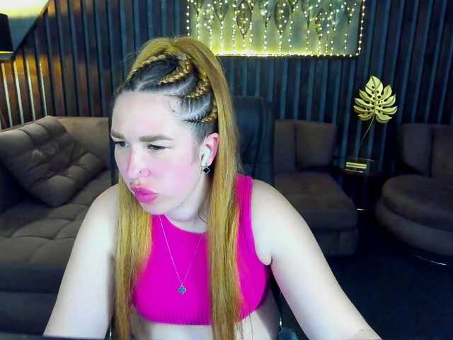 SofiiDarling's BongaCams show and profile