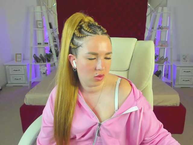 SofiiDarling's BongaCams show and profile