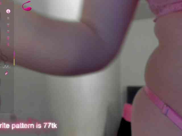 VixenCurvy webcam