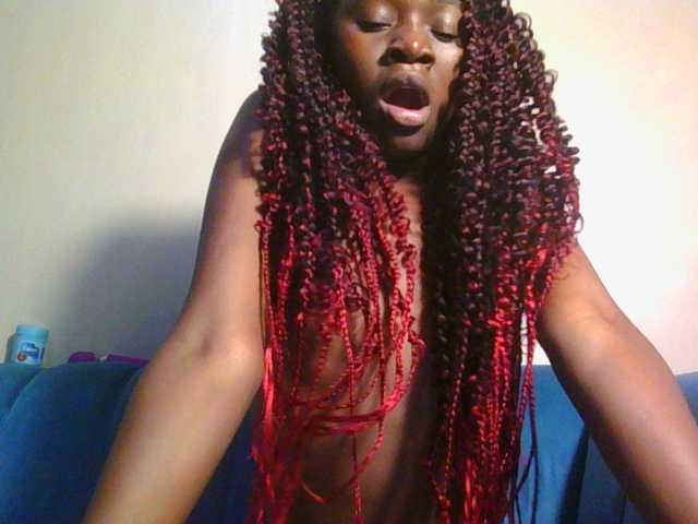 Preetygirl's BongaCams show and profile