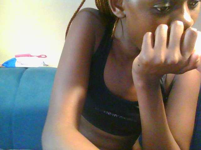 Preetygirl's BongaCams show and profile