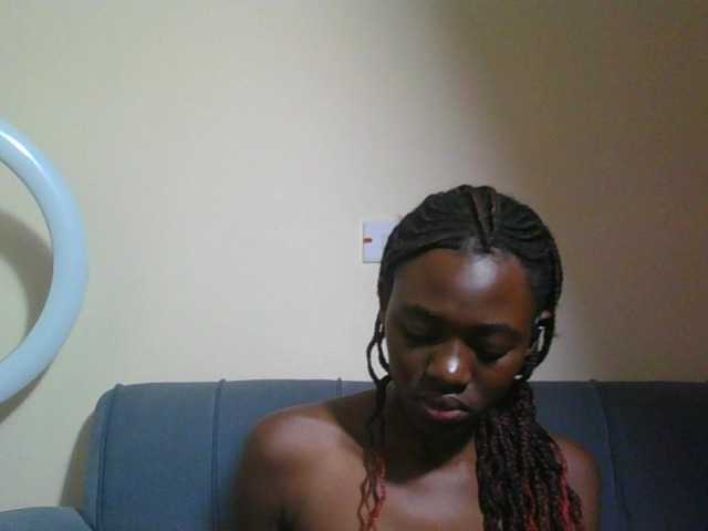 Preetygirl webcam bongacams model stream image