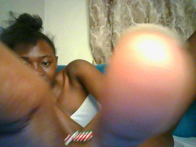 Preetygirl's BongaCams show and profile